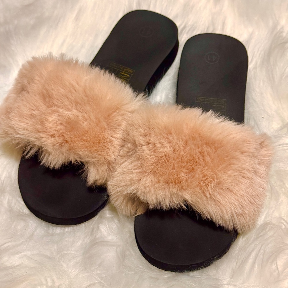 Faux Fur Pink Slides Size 41